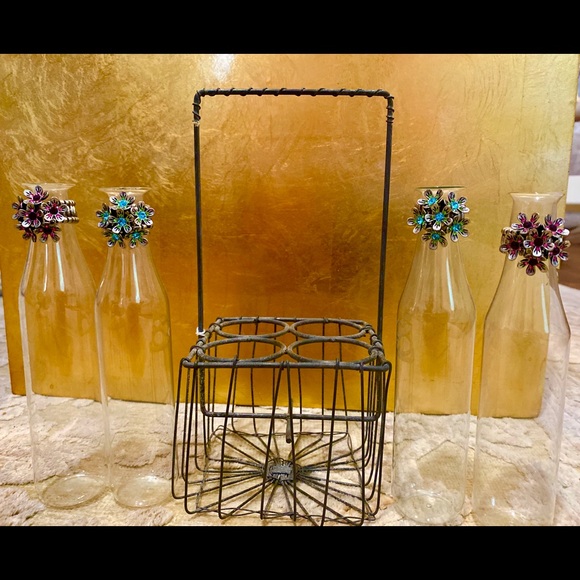 Set 4 Jeweled Mini Milk Vases In Stand - Picture 3 of 3